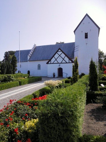 Kirken har navnet Skt. Karens Kirke